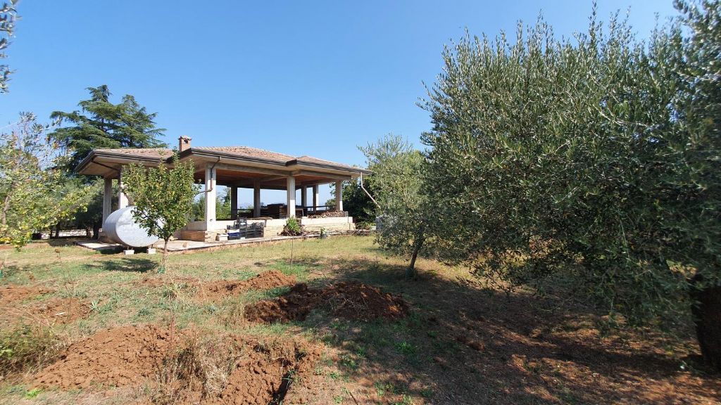 Villa da rifinire