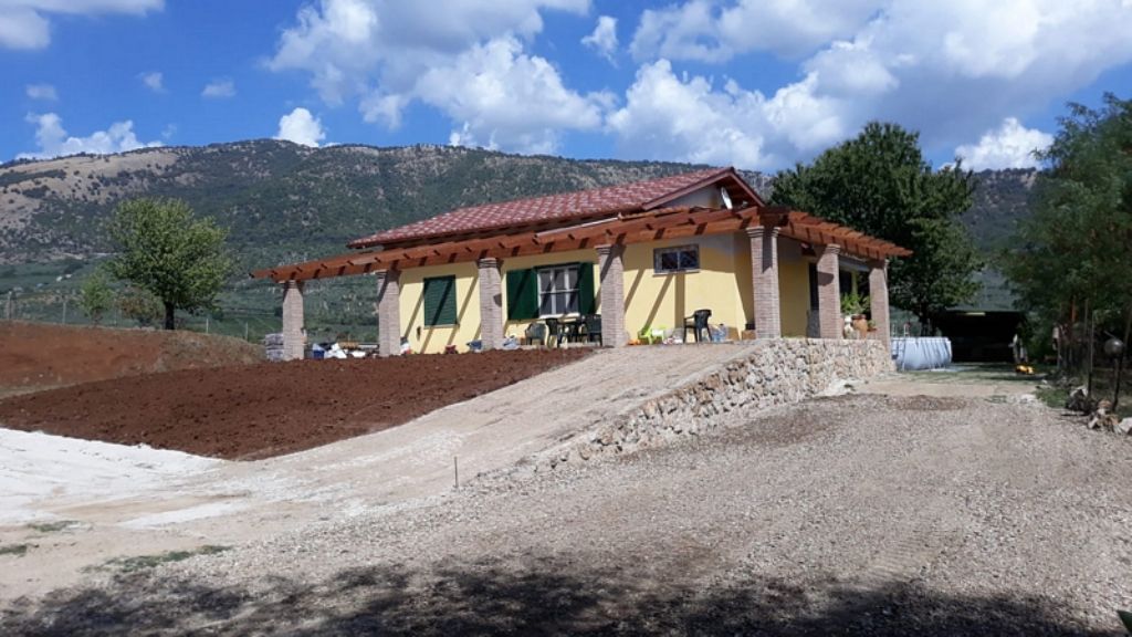 Villino con ampio terreno