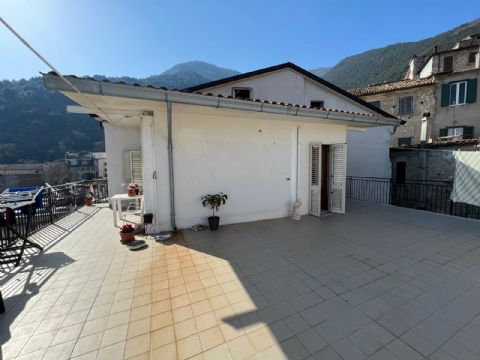 Appartamento panoramico con ampio garage