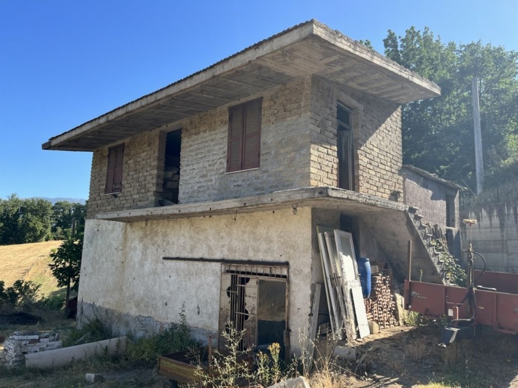 Casa Indipendente con Terreno
