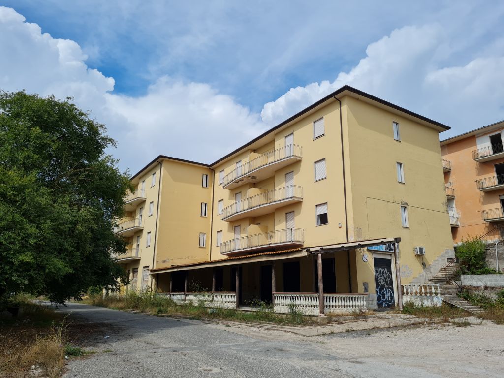 DUE PALAZZINE DA RIFINIRE 