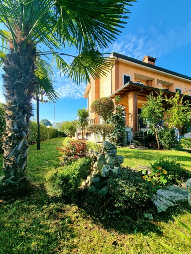 VILLINO A SCHIERA CAPO-TESTA