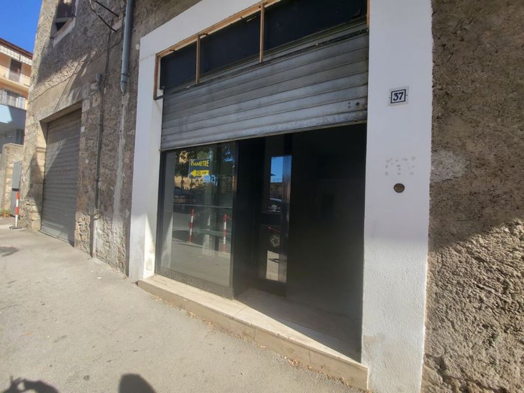 Locale Commerciale