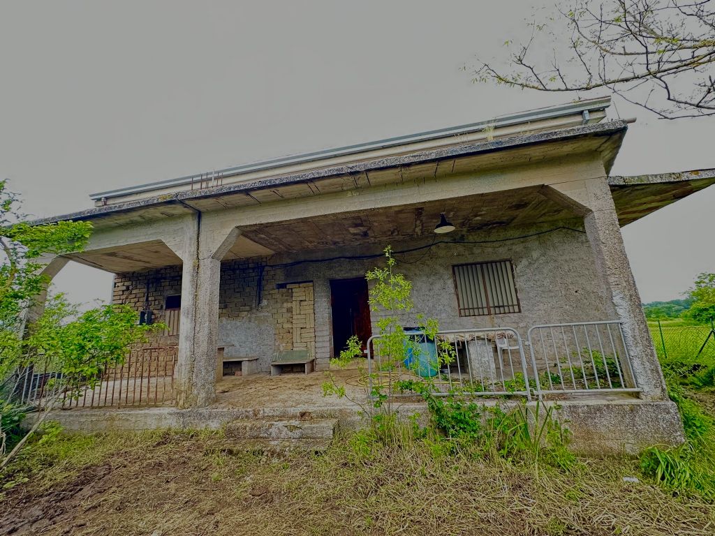CASA INDIPENDENTE CON TERRENO 