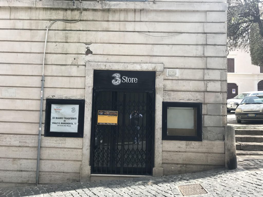 Locale Commerciale
