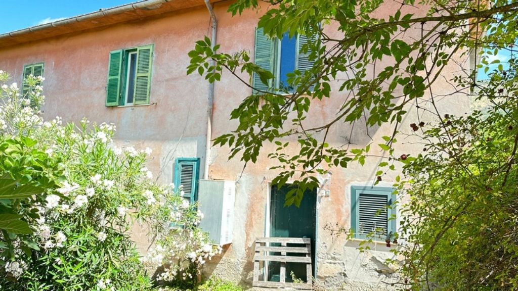 CASA DI CAMPAGNA CON TERRENO