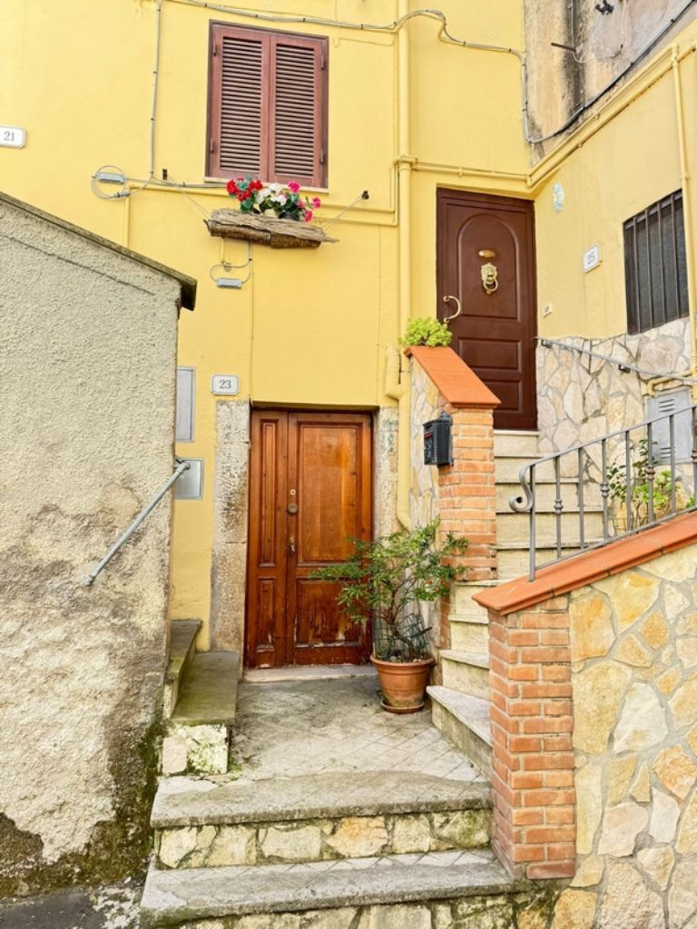 APPARTAMENTO SU DUE LIVELLI