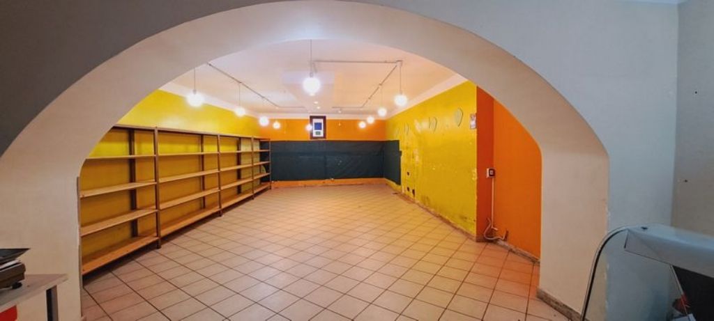 LOCALE COMMERCIALE