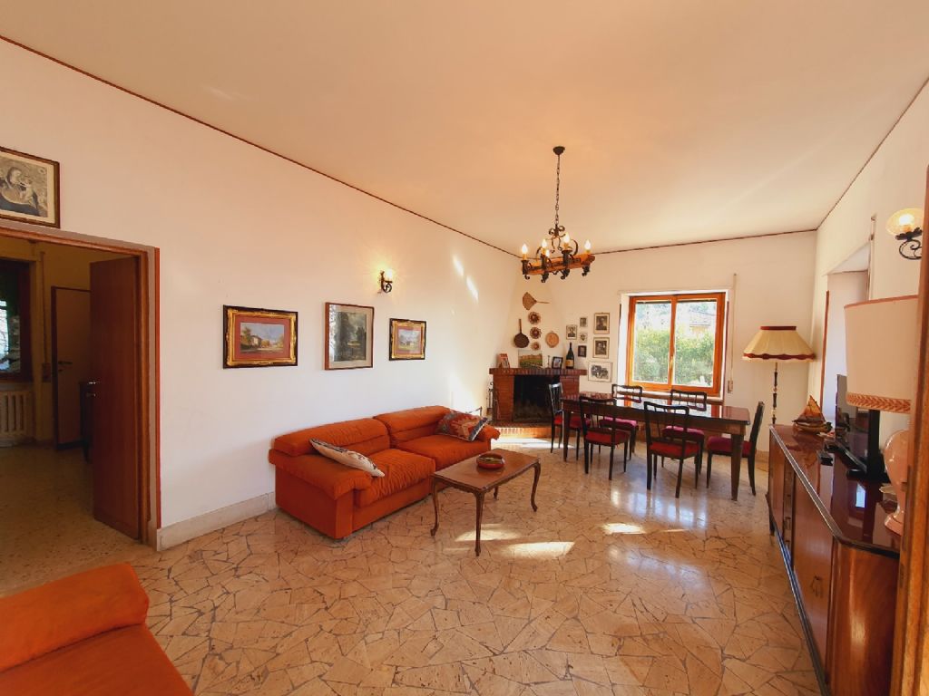 VILLA CON PARCO