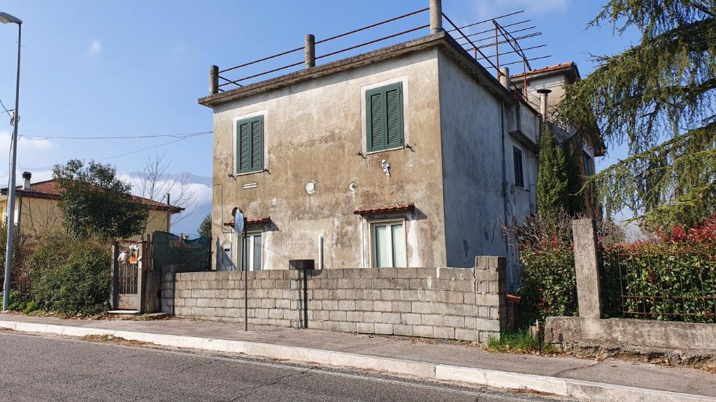 Appartamento con terreno e garage