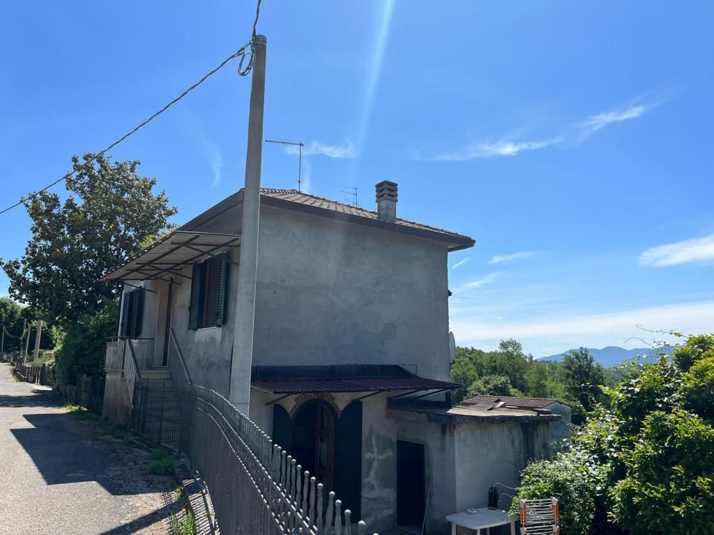 Casa indipendente con terreno 
