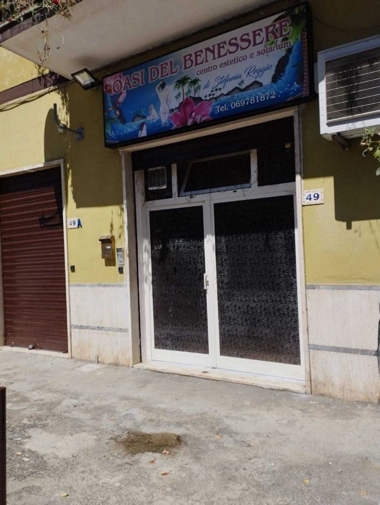 LOCALE COMMERCIALE