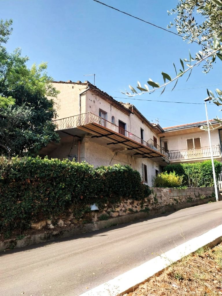 Semi-indipendente con giardino