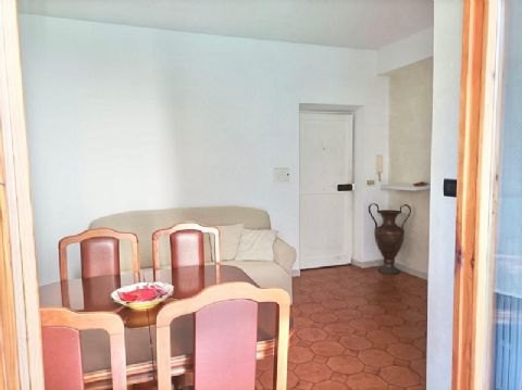 APPARTAMENTO CON BALCONE