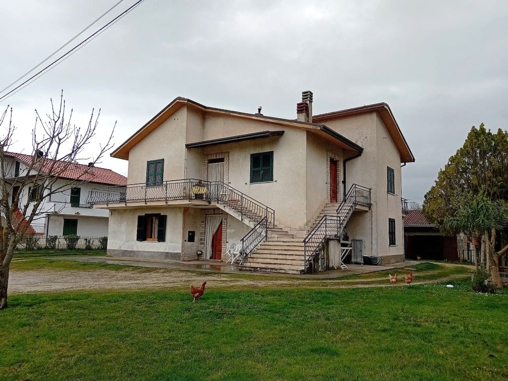 VILLA CON GIARDINO
