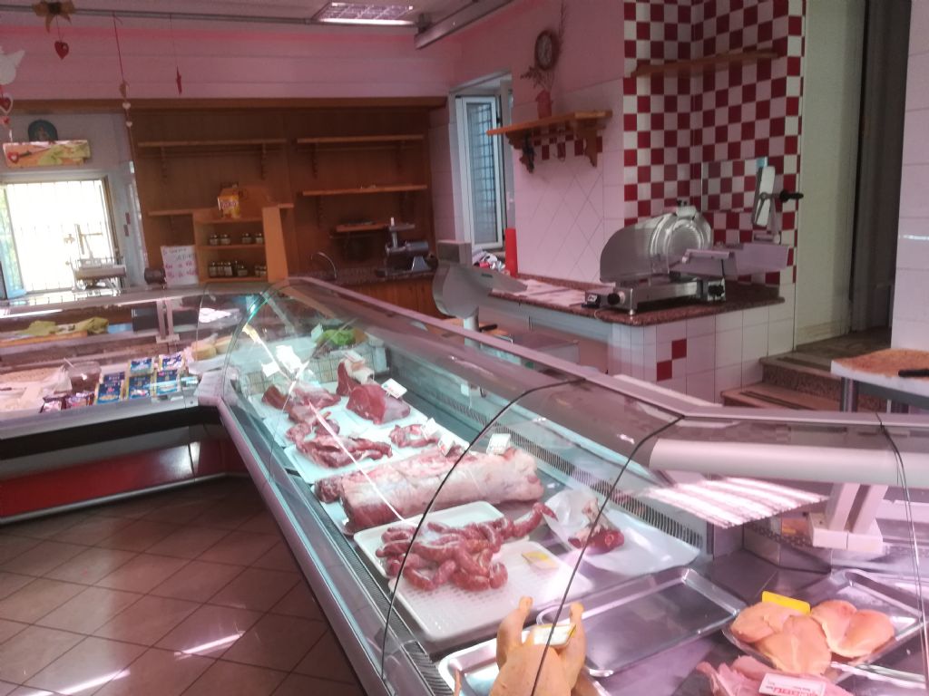 locale commerciale