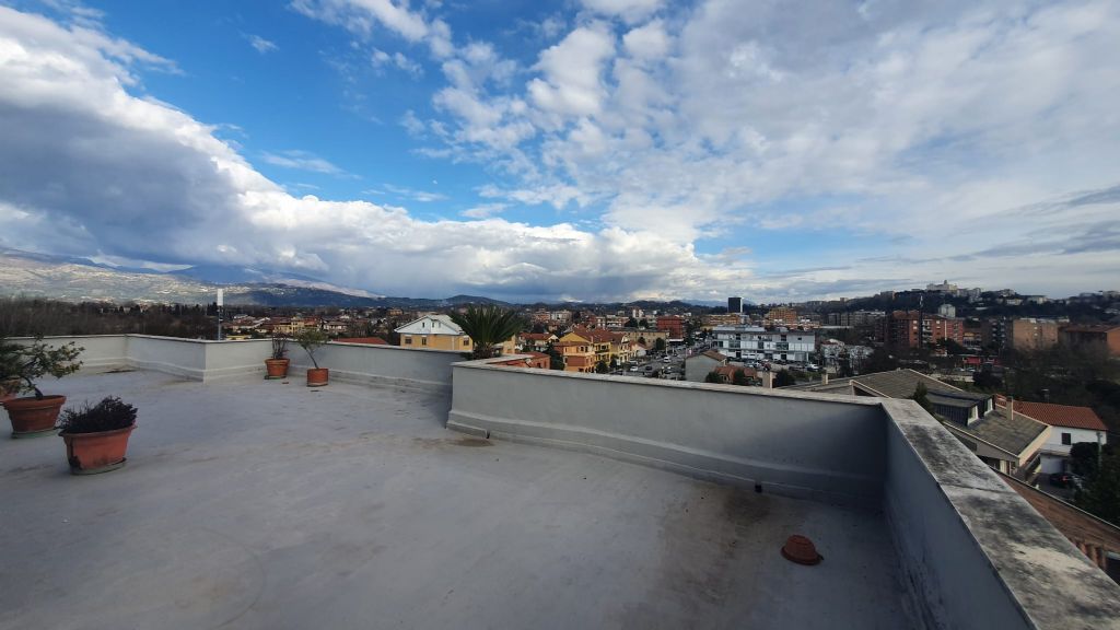 Attico panoramico in zona centrale