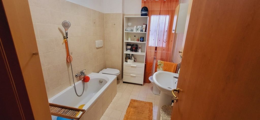 Ampio appartamento recente costruzione con terrazzo - garage - Posto auto