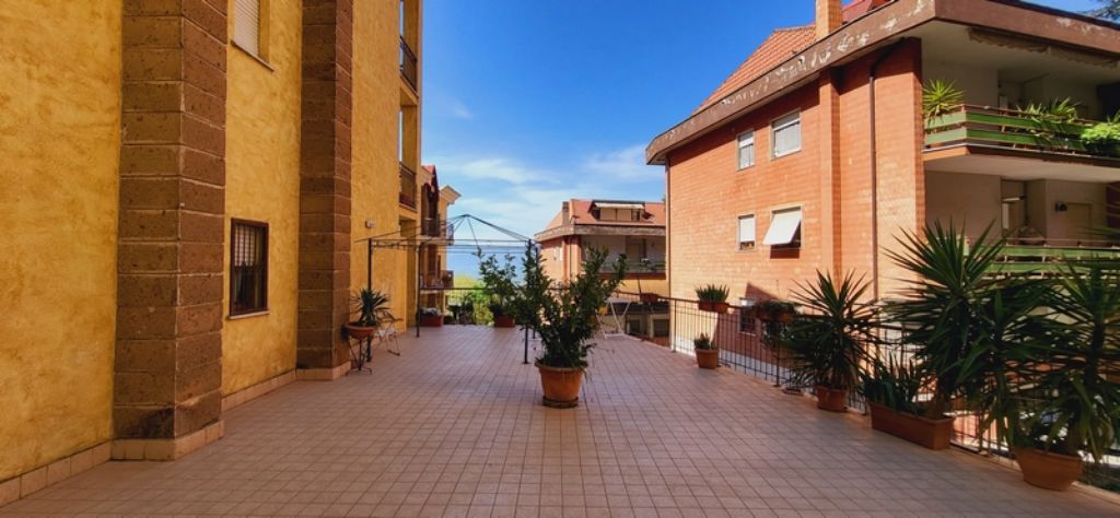 Ampio appartamento recente costruzione con terrazzo - garage - Posto auto