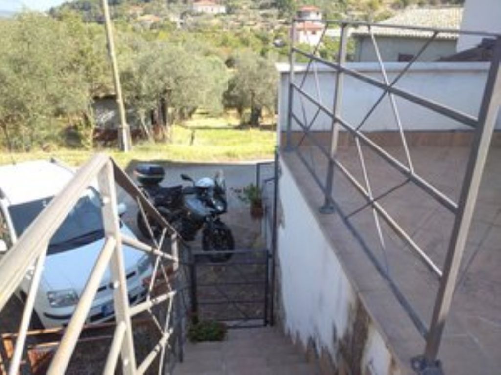 Casa indipendente in Via Colli