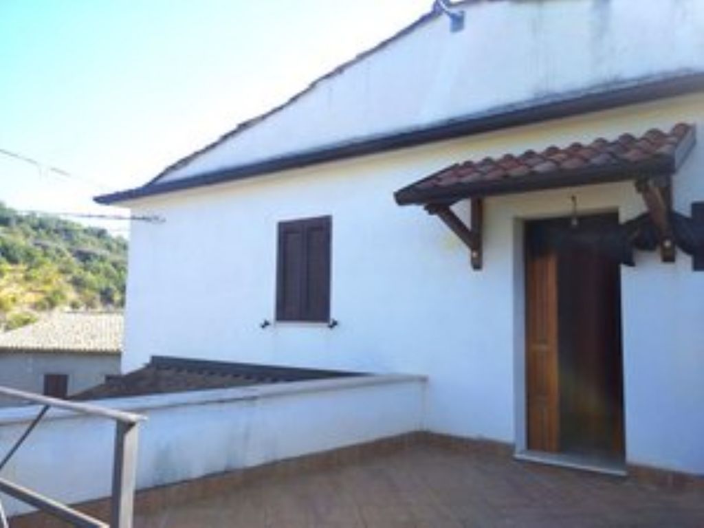 Casa indipendente in Via Colli