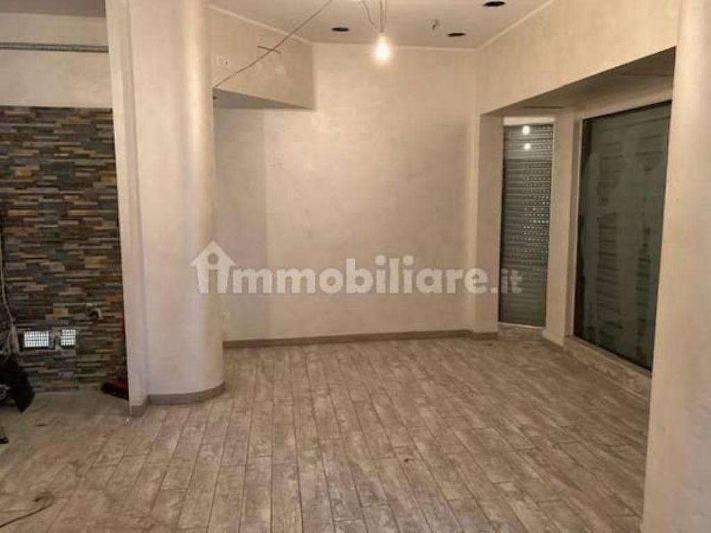 Locale in affitto in Via Cesare Pascarella 24-/28, Porta Portese
