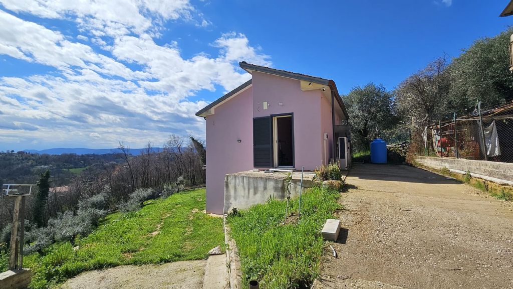 Scopri la tua oasi di pace a Maniano, Frosinone.