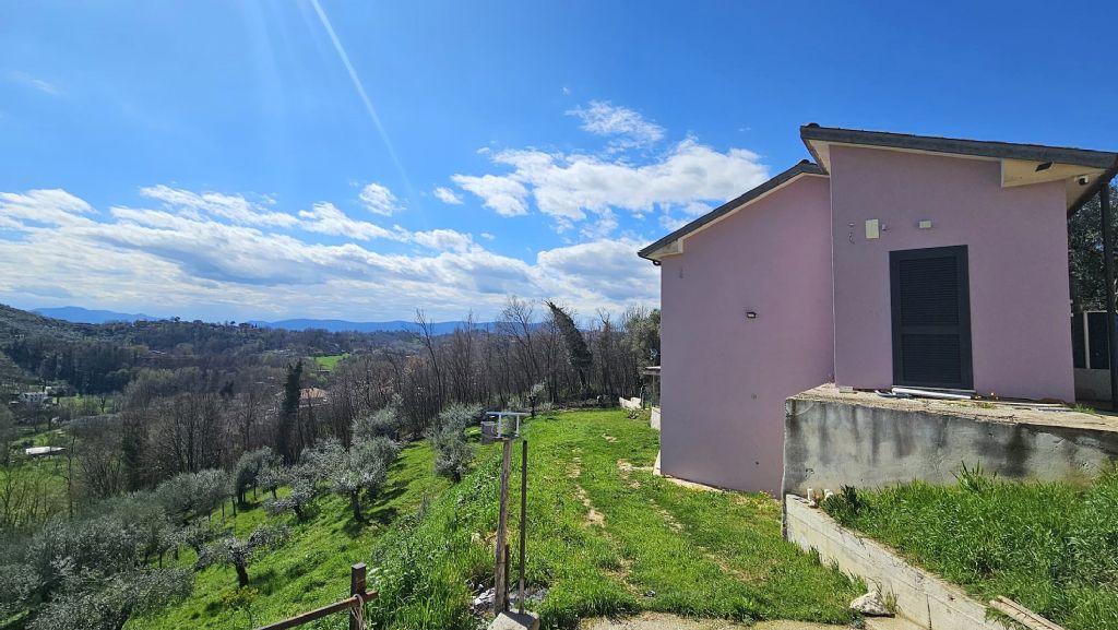 Scopri la tua oasi di pace a Maniano, Frosinone.